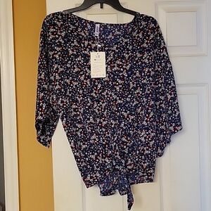 Vneck, tie top NWT